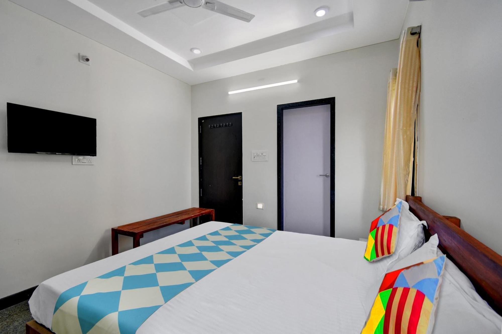 Oyo Home Msr Guest Inn Homestay Nellore Exterior photo